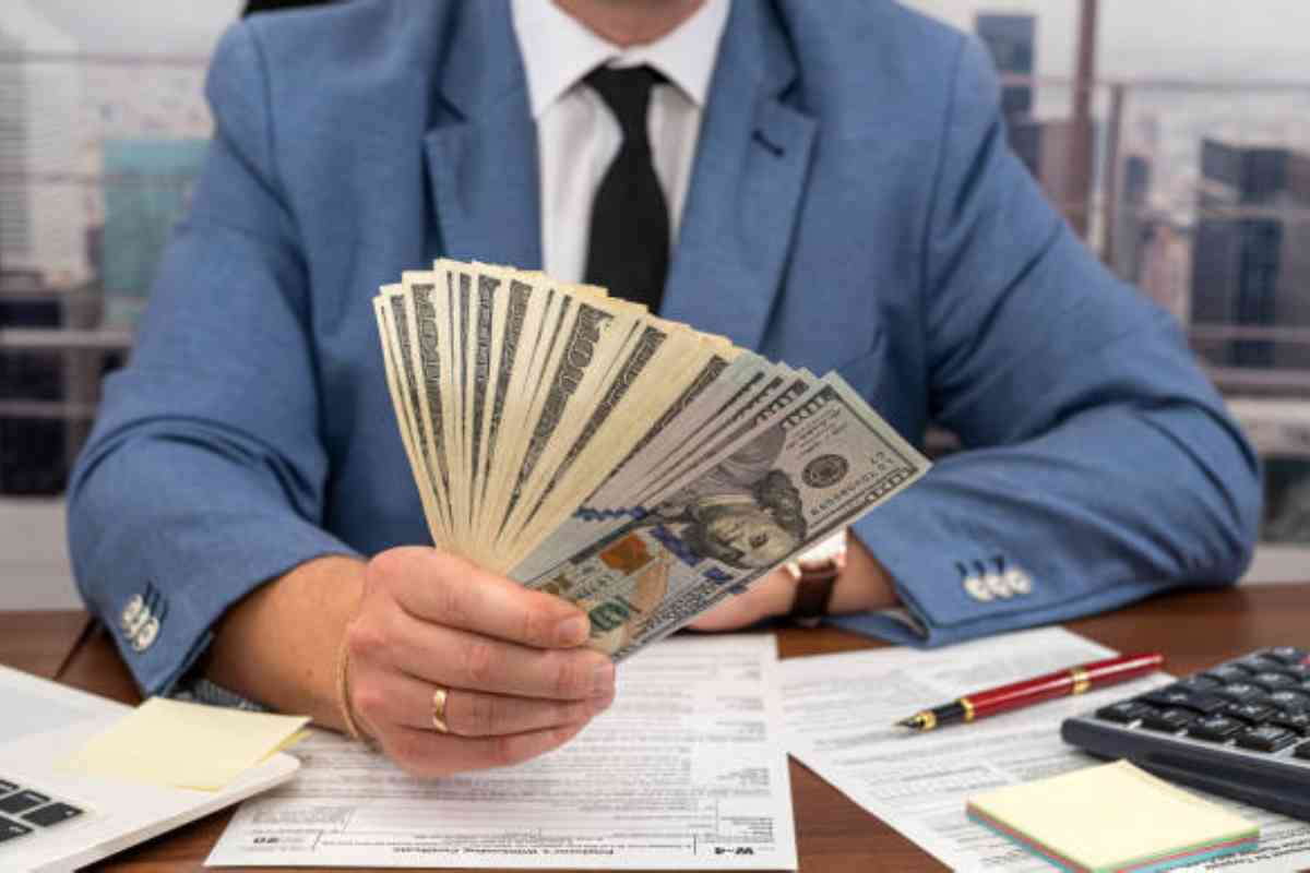 How Much Does A Senior Marketing Manager Salary_