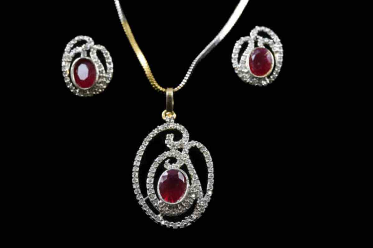 What is An Orgonite Necklace_ (1)
