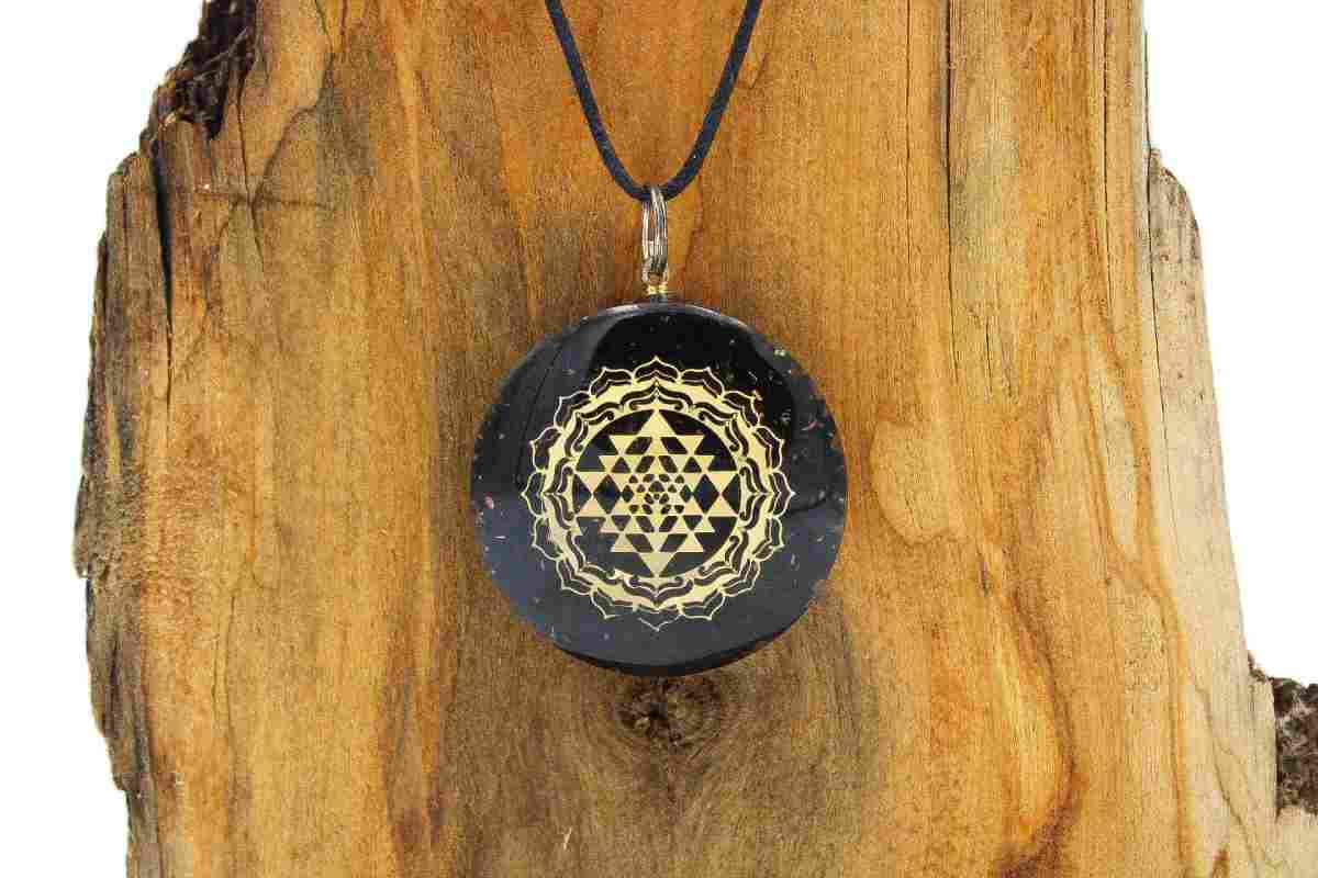 what is An orgonite necklace